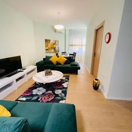 Apartment New In Center Of