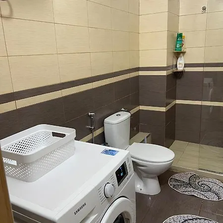 דירה New In Center Of *