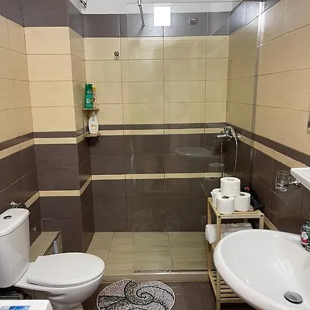 New In Center Of * טיראנה