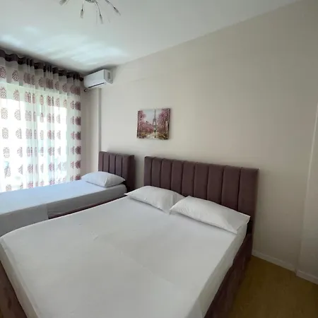 New In Center Of Apartment *