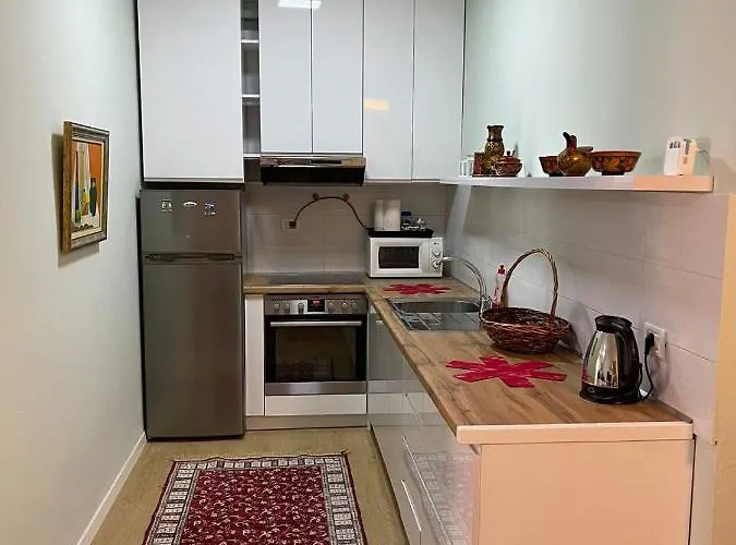 New In Center Of Apartment *