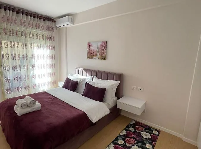 New In Center Of Apartment *